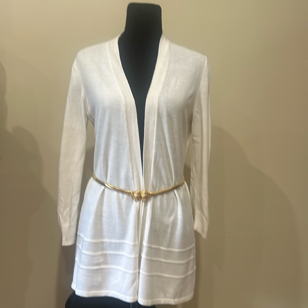NEW YORK & COMPANY besutiful open sweater in excellent condition.